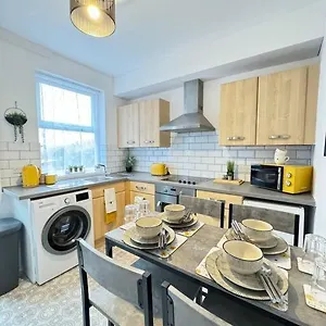 https://cosy-home-in-centre.yorkshirehotels.net